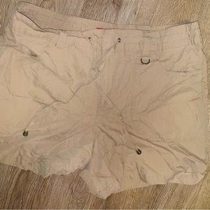 Gloria Vanderbilt khaki cargo shorts size 12